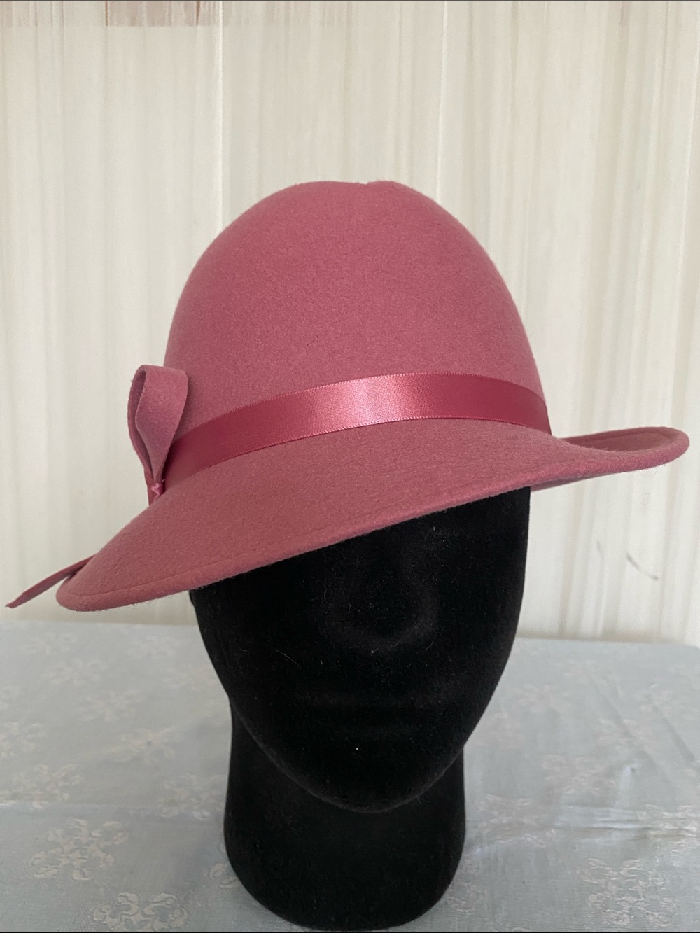 Geo W Bollman Doeskin Women's Dusty Rose Felt Cloche Hat with Ribbon Trim
